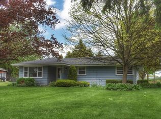 1305 Prairie Dr, Racine, WI 53406