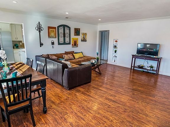 4th image of 18322 Elgar Ave