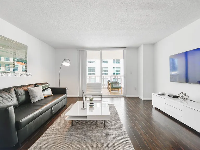 1200 Brickell Bay Dr #3614 — Photo 4