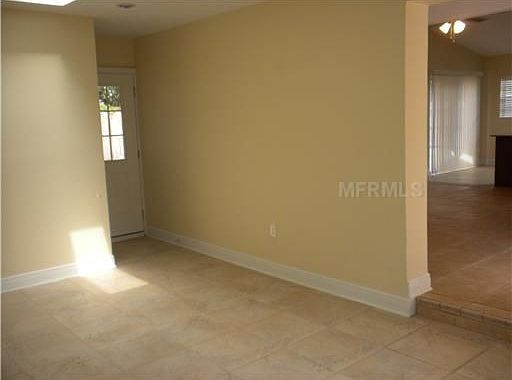 3rd image of 865 Eastbrook Blvd
