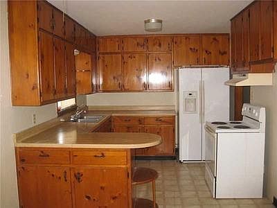 4th image of 8055 Briarwood Dr
