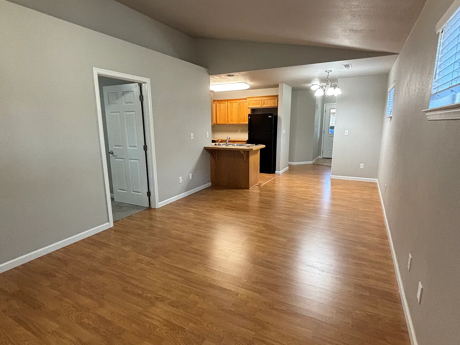 2 bed, 900 sqft, $1,500 — Photo 3