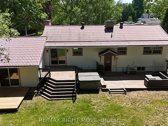 4th image of 234 Oak St
