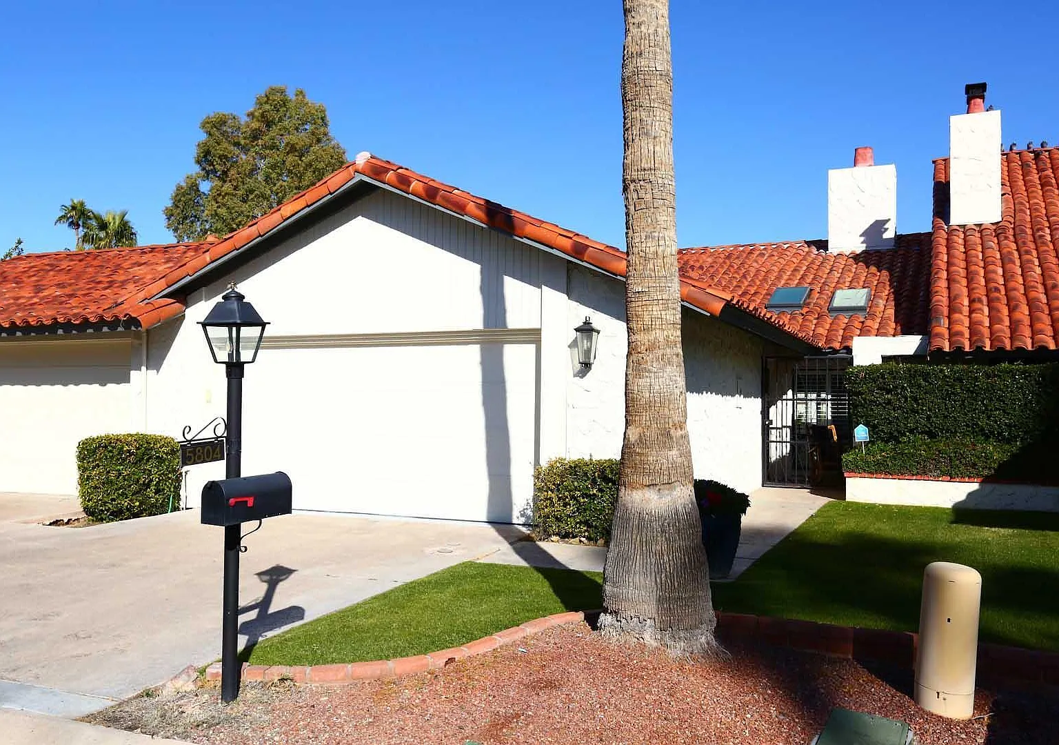 2 bed, 2.0 bath, 1439 sqft, $4,900 — Photo 1