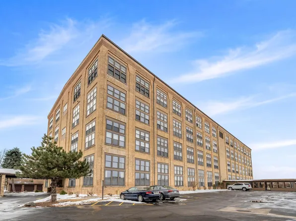 1545 Arboretum Dr APT 327, Oshkosh, WI 54901