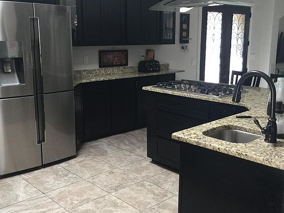 3rd image of 11417 Menlo Ave