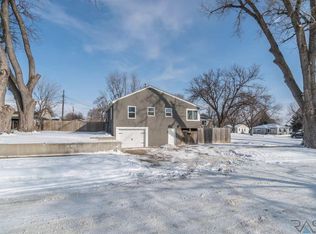 2108 E 7th St, Sioux Falls, SD 57103