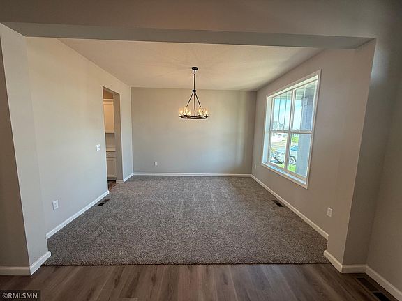 5th image of 1614 Meadows Dr NE
