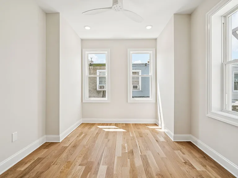 1822 N Mascher St — Photo 11