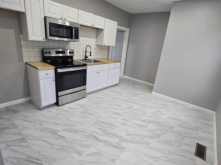 79 Patten Pl #H1 — Photo 1