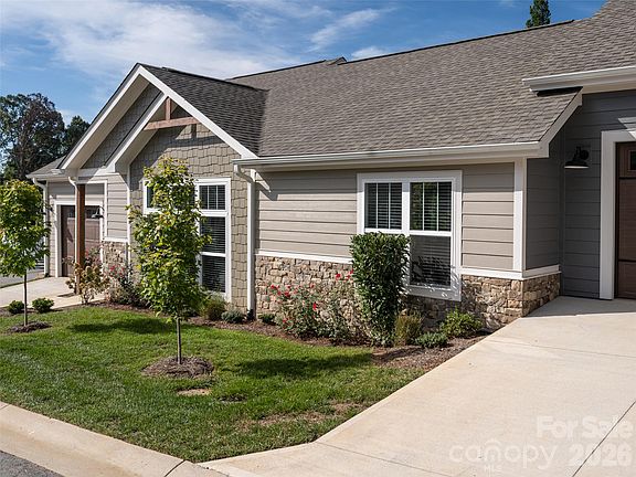 4th image of 8 Heartleaf Cir