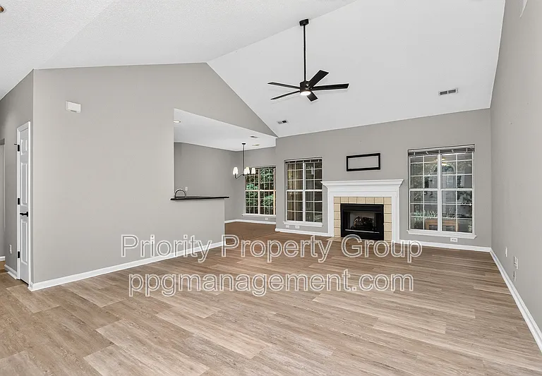 9118 Pine Springs Ct — Photo 8