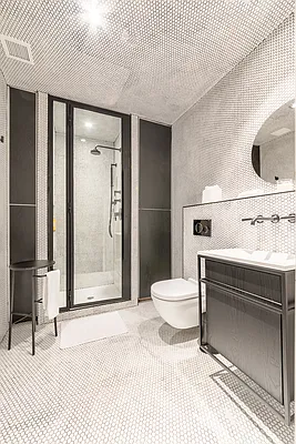 Rented by R New York | media 18