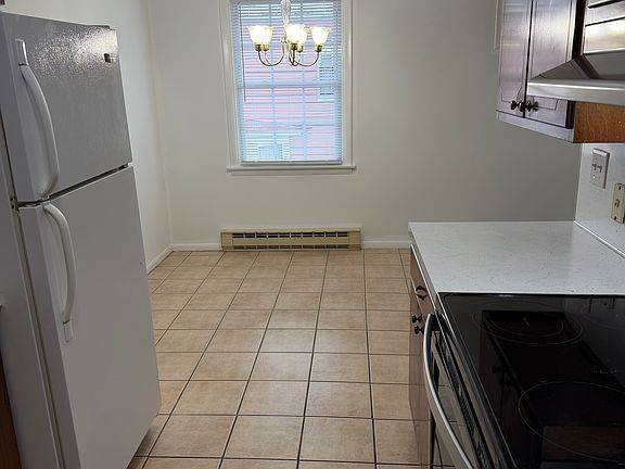3rd image of 447 S 4th St APT 1