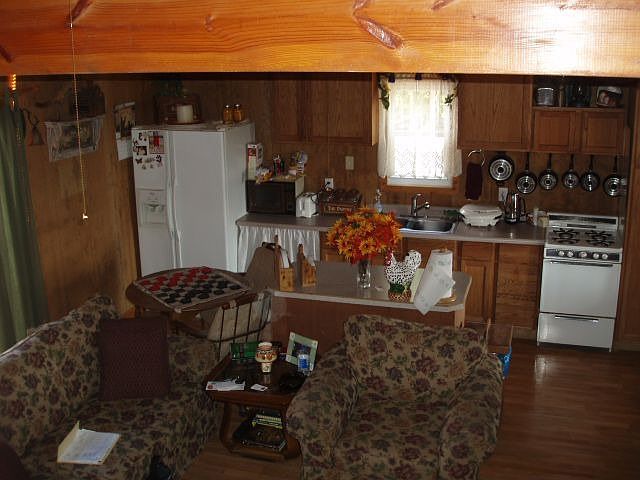 kit/living rm area