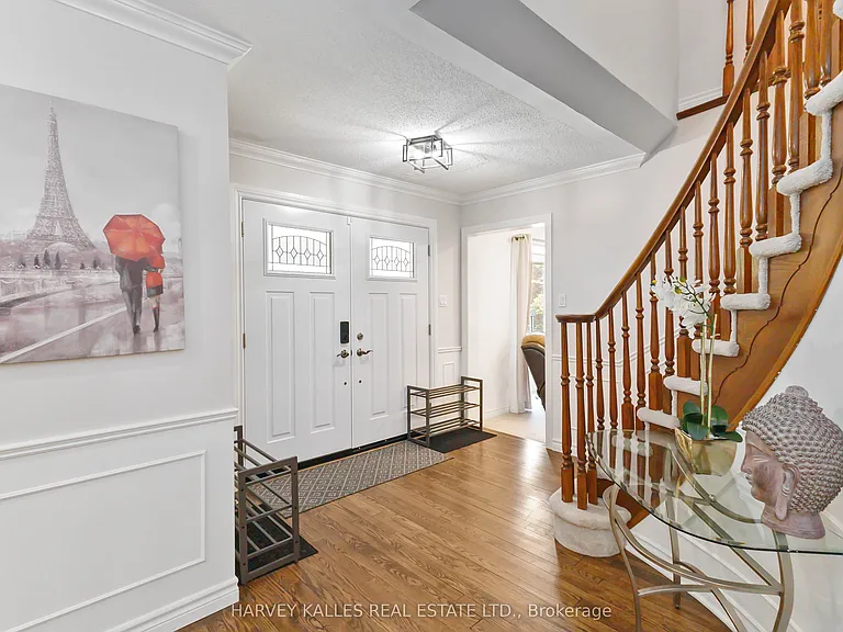 223 Sunnyside Dr — Photo 9