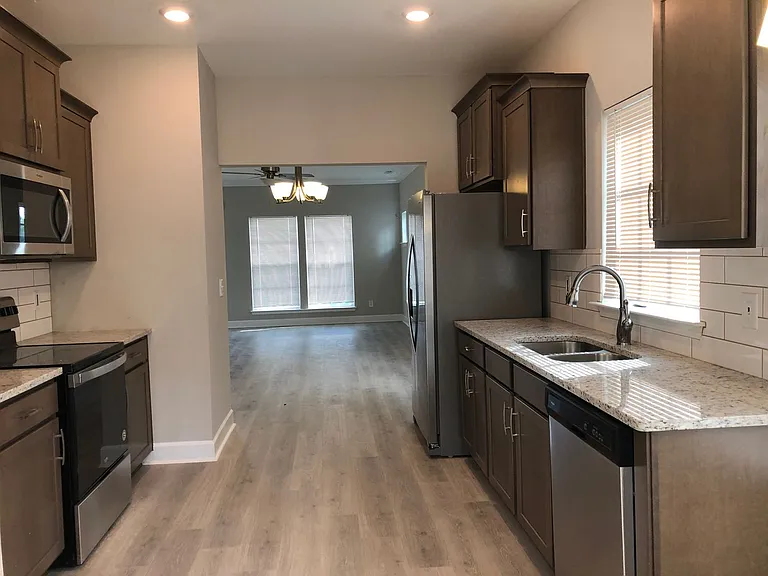 813 Goswell Dr #336 — Photo 5