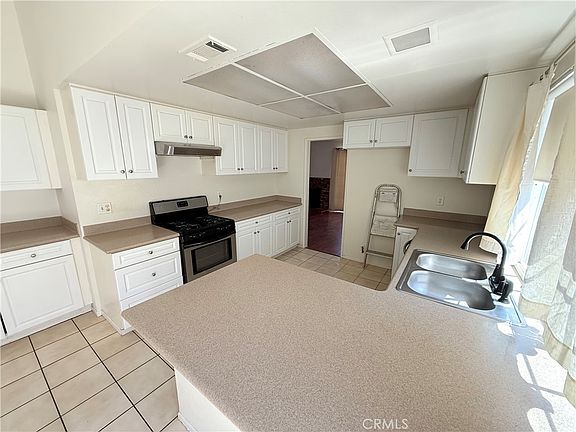 5th image of 5948 Quiroz Dr