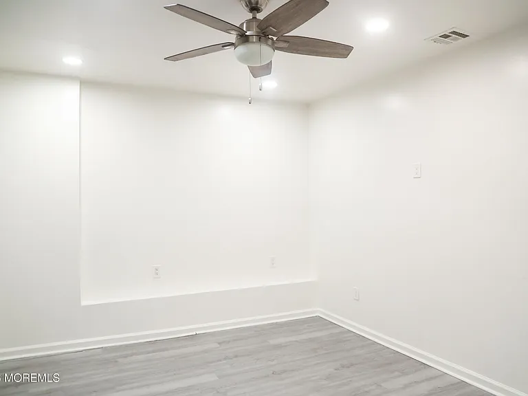 101 Anelve Ave #5 — Photo 8