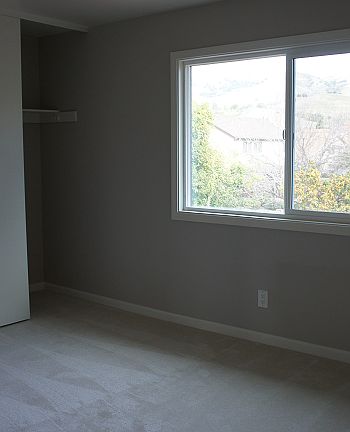 3rd image of 696 Glen Ct