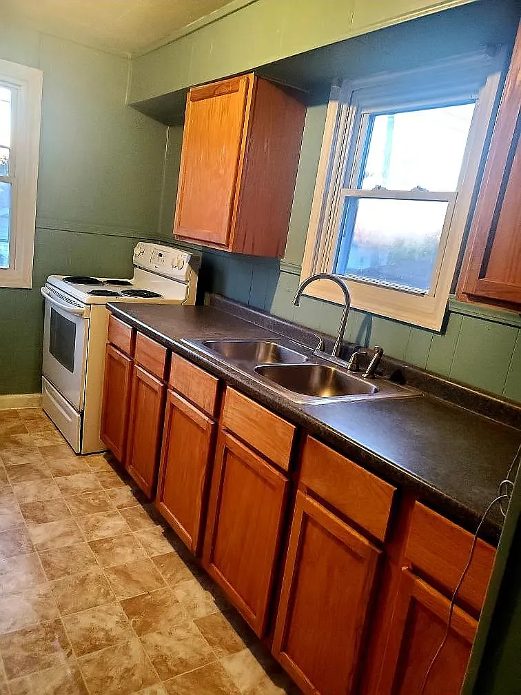 2231 Chase St — Photo 2