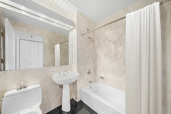 Rented by Vector New York, LLC | media 19