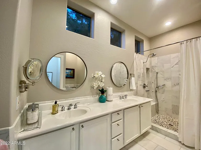 2042 W Periwinkle Way — Photo 19