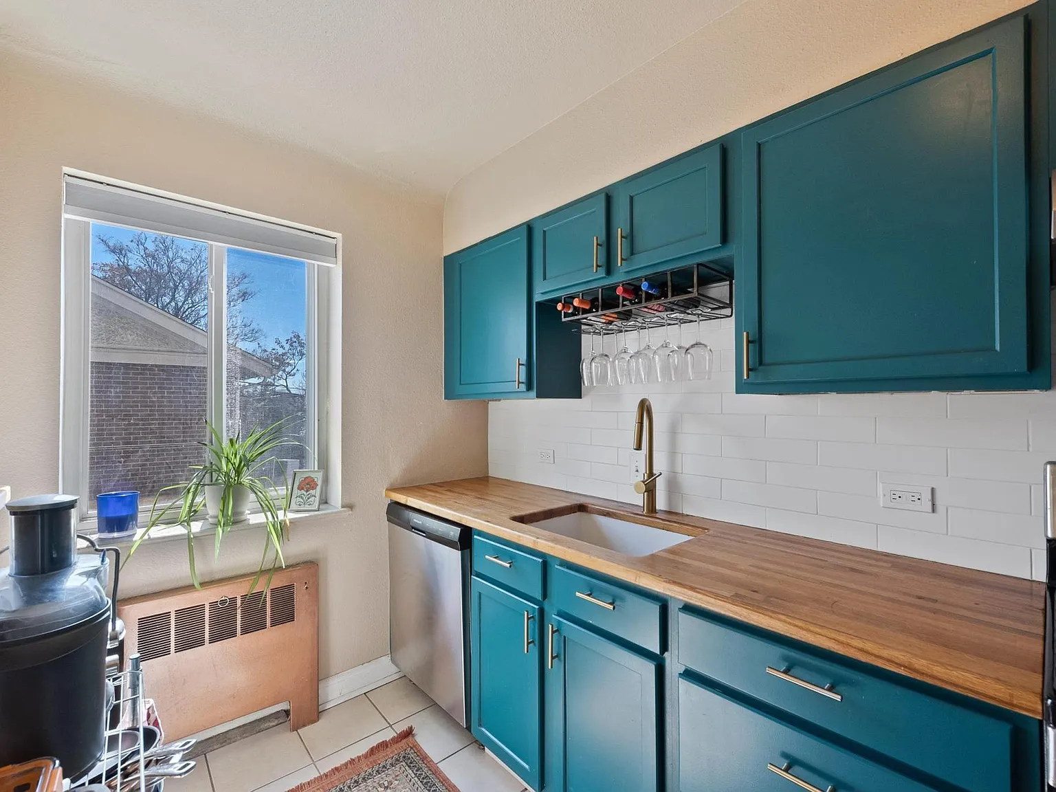 655 N Washington St — Photo 4