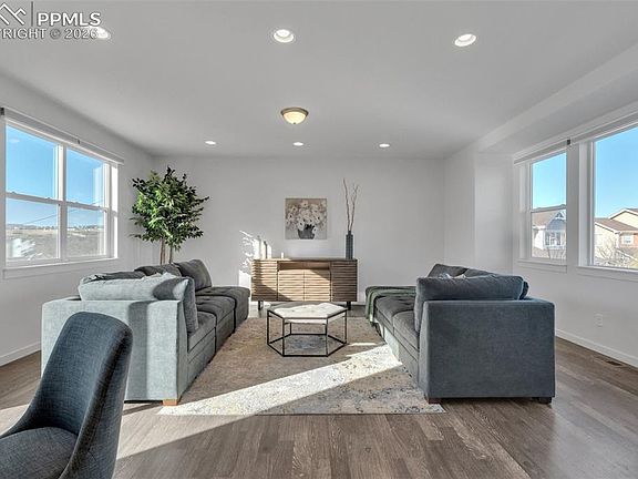4th image of 1852 Blue Oak Ct