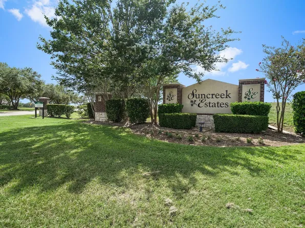 351 Lily Ln, Rosharon, TX 77583