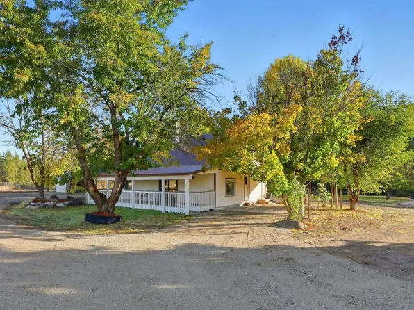 3015 E Center St, Mead, WA 99021