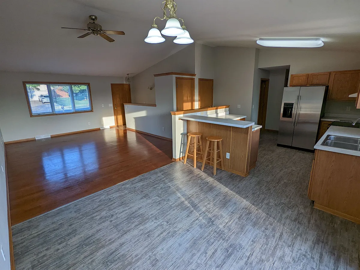 Building Photo - 5212 Black Walnut Dr