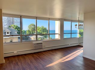 6171 N Sheridan Rd APT 405, Chicago, IL 60660