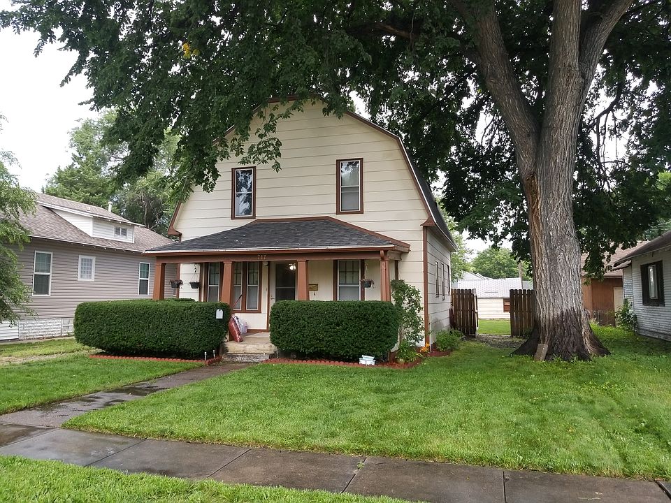 1st image of 717 S Bailey Ave