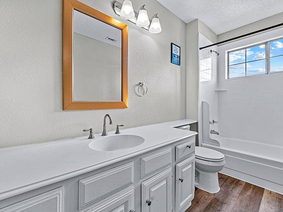 3rd image of 905 Eagle Dr #18107534