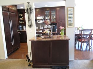 17 Range Dr, Merrick, NY 11566