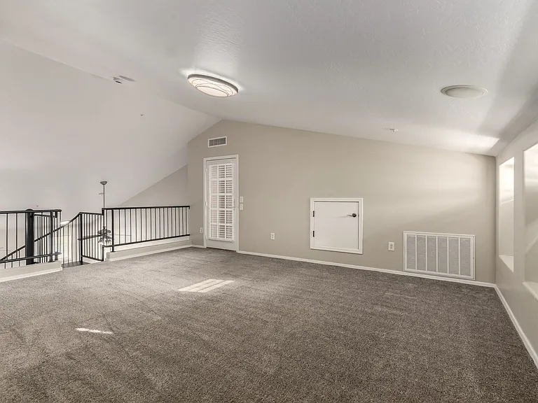 2639 S Harmony Ave — Photo 25