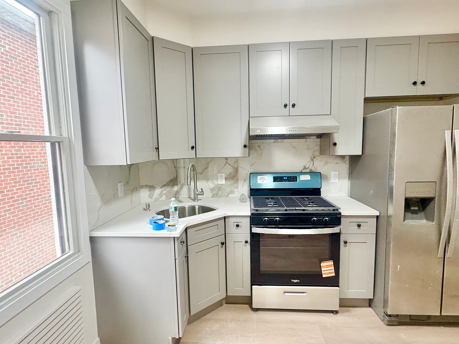 2 bed, 550 sqft, $2,300 — Photo 2
