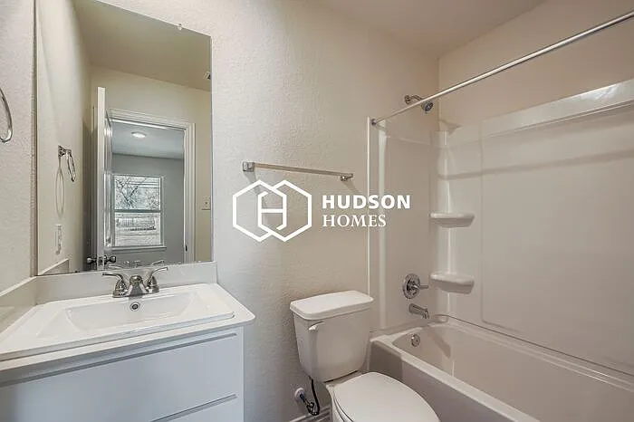 8346 Tidwell Rd #B — Photo 9