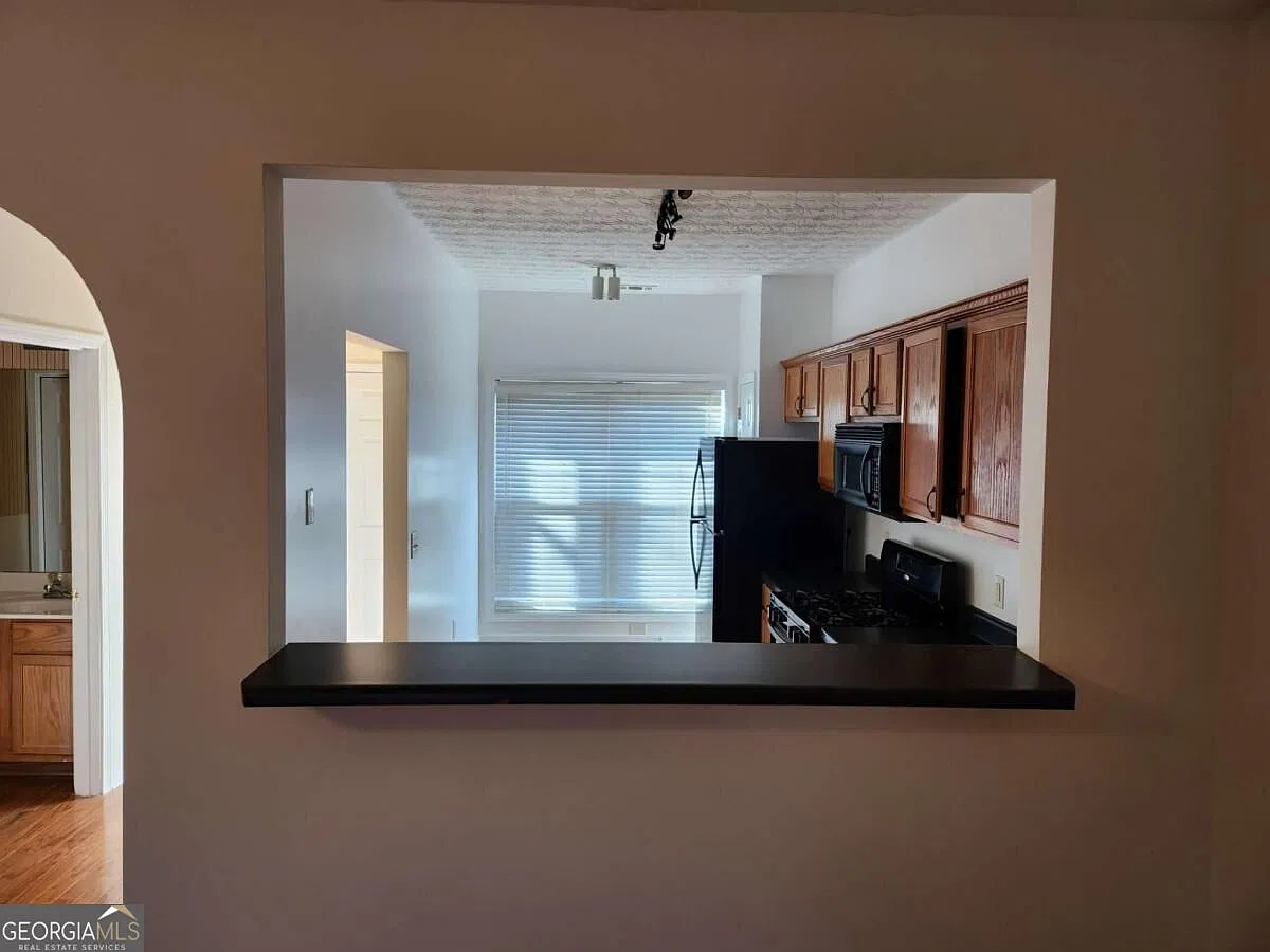 3 bed, 2.5 bath, 1464 sqft, $1,800 — Photo 4