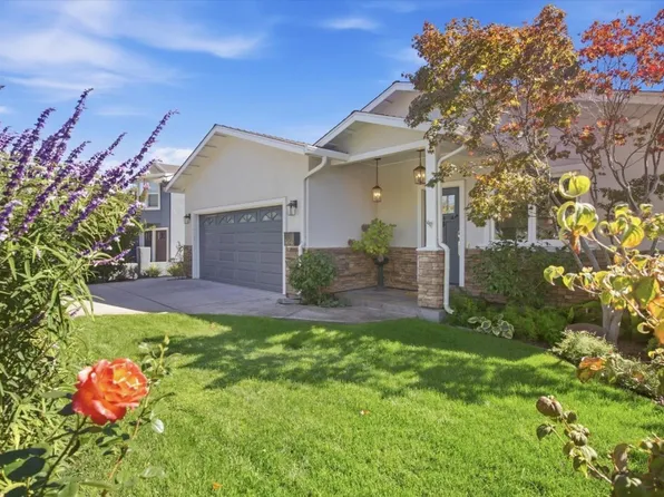 3494 Hoover St, Redwood City, CA 94063