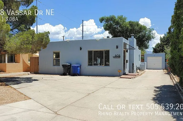 808 Vassar Dr NE — Photo 1