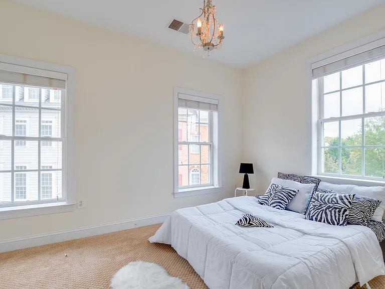 3510 Goddard Way — Photo 21