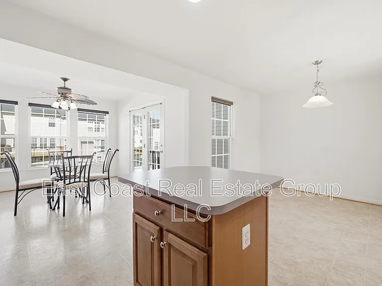 1247 Mare St — Photo 11