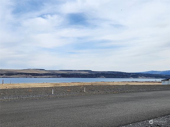 4th image of 271 Bridgeview Drive Lot22