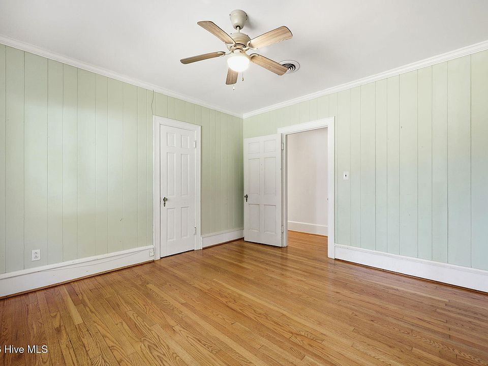 34th image of 1108 Summit Avenue