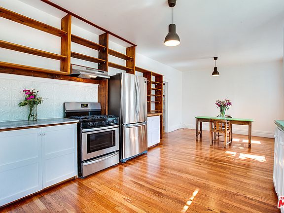 5th image of 213 Pacific St #5