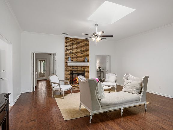 5th image of 6709 Johns Ct