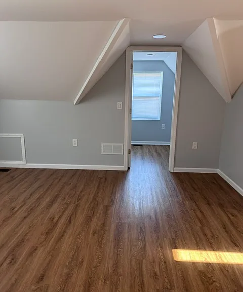 4429 Maplecrest Ave — Photo 24
