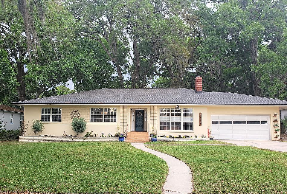 1925 San Marie Dr S